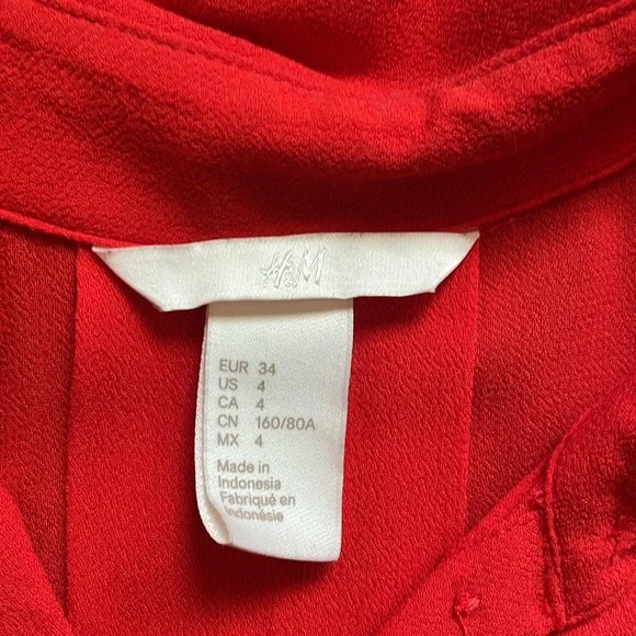 Women, Size 4, red/orange shirt, button down; drop shoulder, size split. - Picture 3 of 4